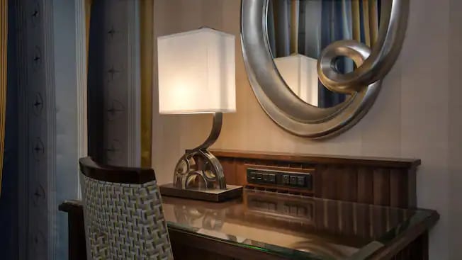 Disneyland Hotel - Standard View Club Level Detail